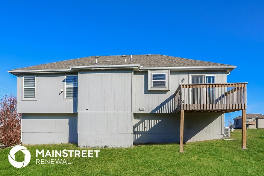 Building Photo - 1111 Hampton Dr