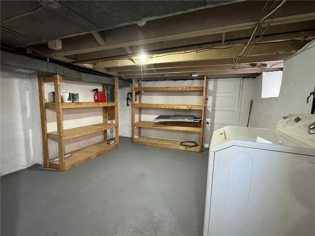 Building Photo - 311 Linden Ave