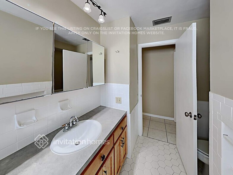 Building Photo - 221 Morgan Ct