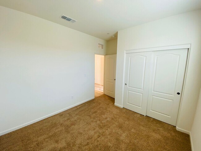 Building Photo - 5531 Glowhaven St