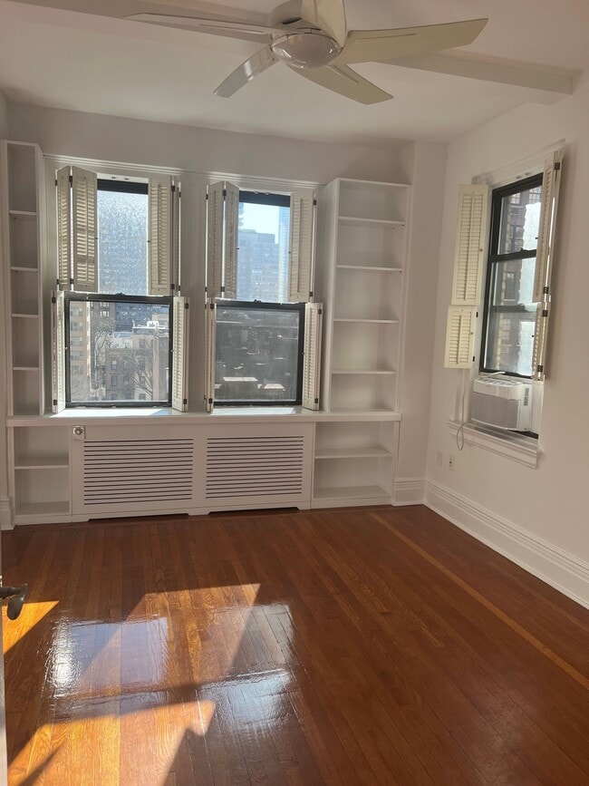 Building Photo - 157-163 E 72nd St