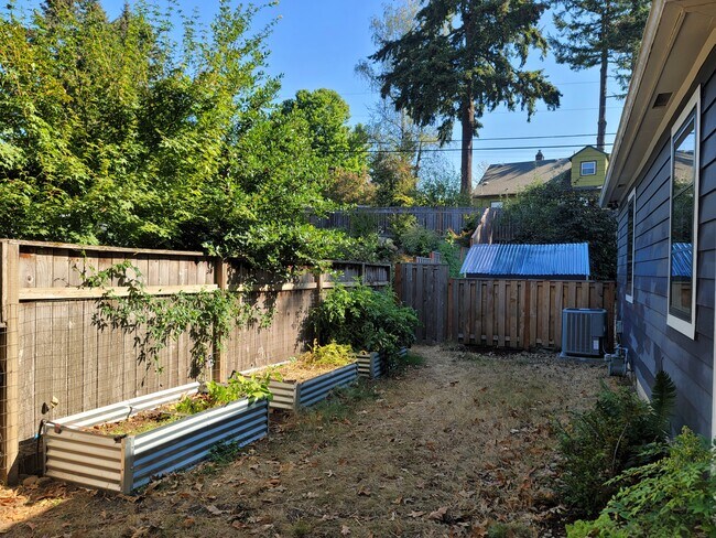 Building Photo - 1110 SE 113th Ave