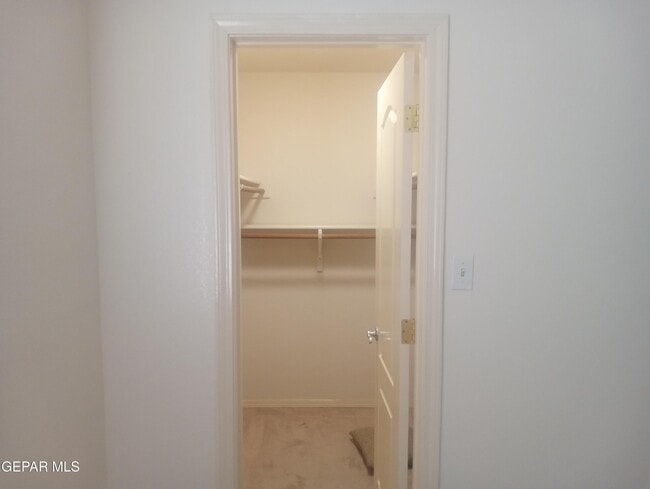 Building Photo - 13975 Vaquero Rock Dr
