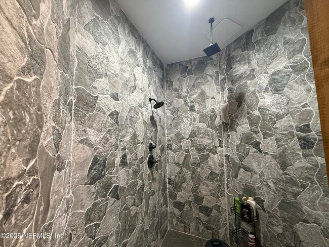 Building Photo - 10933 N Runway Cir