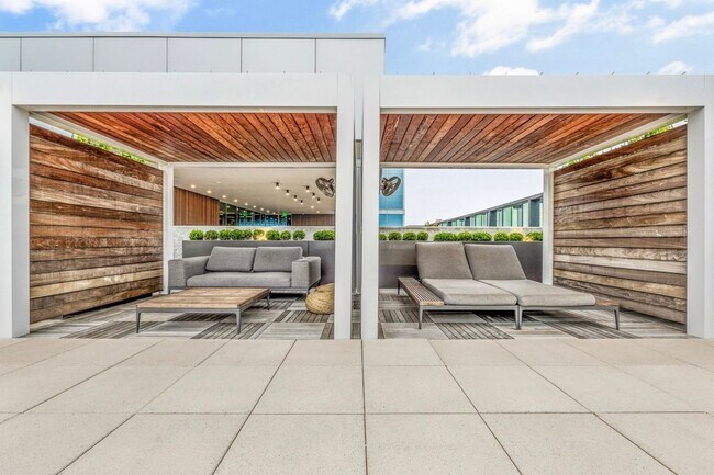 Building Photo - 2 Bedroom Luxury Condo w/ Exquisite Design and World-class Service