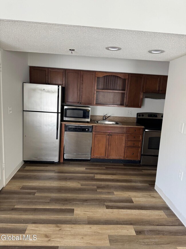 Building Photo - 9 Residence Inn Dr