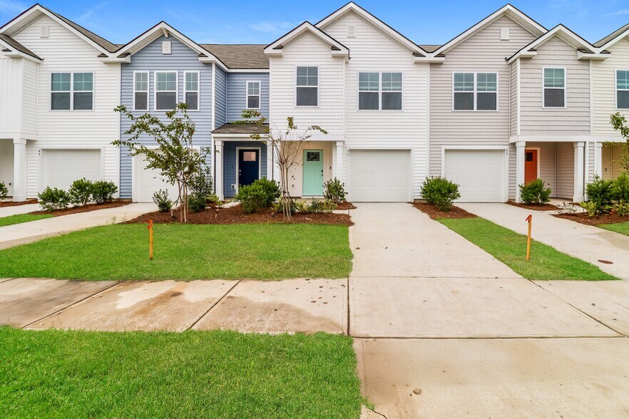 Building Photo - 53 Striker Rd