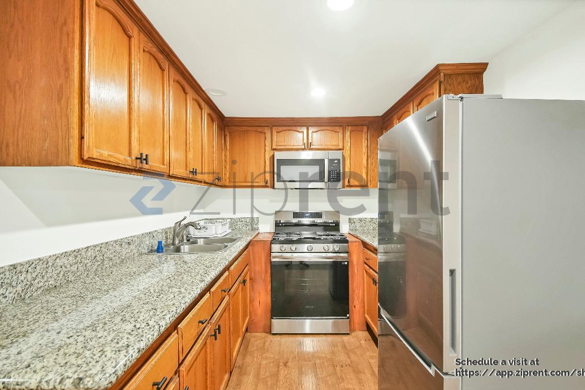 Building Photo - 7936 Alder Ave