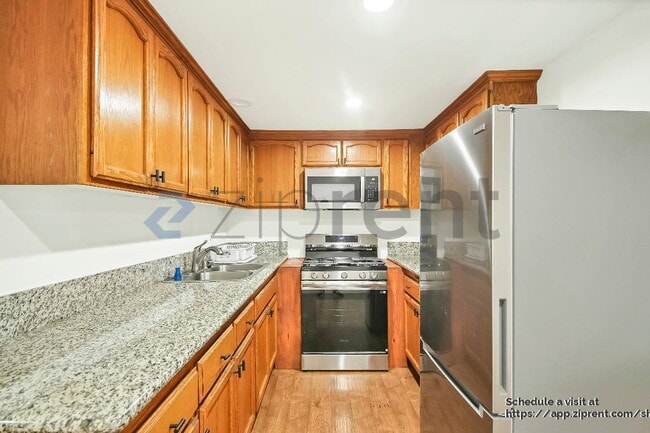 Building Photo - 7936 Alder Ave