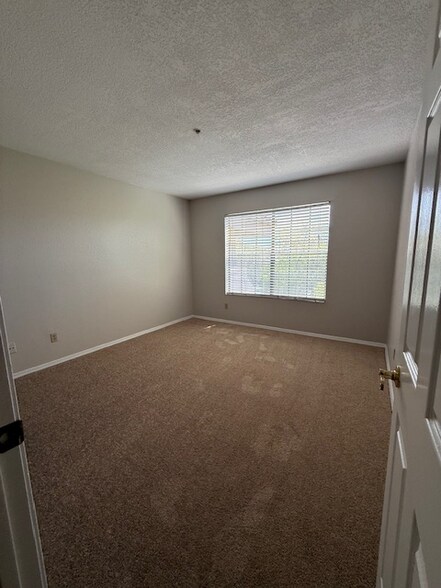 Building Photo - 5950 N 78th St