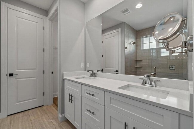 Building Photo - 76 Conifer Ct