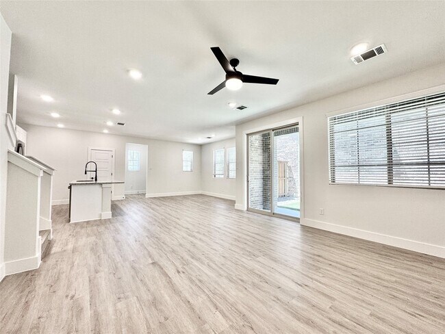 Building Photo - 8749 Scotty's Lk Ln