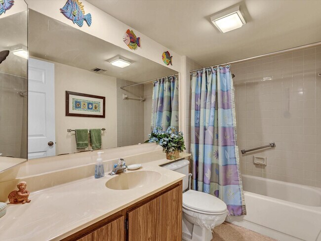 Building Photo - 6049 Balboa Cir