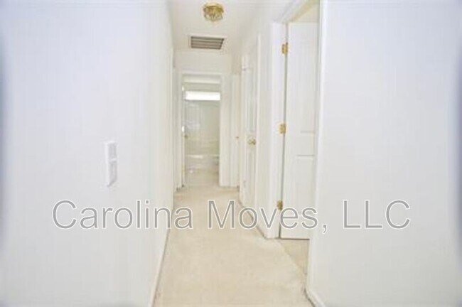 Building Photo - 107 Constantine Way