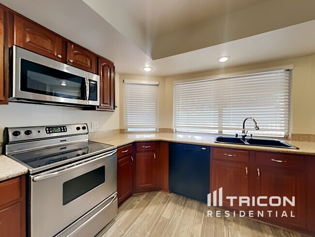 Building Photo - 3746 Terrace Dr
