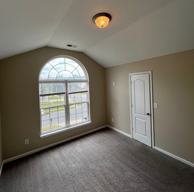 Building Photo - 15315 Edgewater Forest Ln