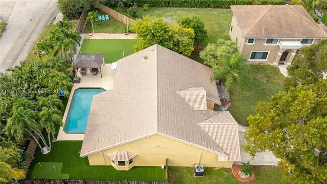 Building Photo - 7101 NW 44th Ln