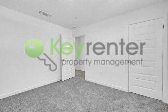 Building Photo - 2061 Hesperian Dr