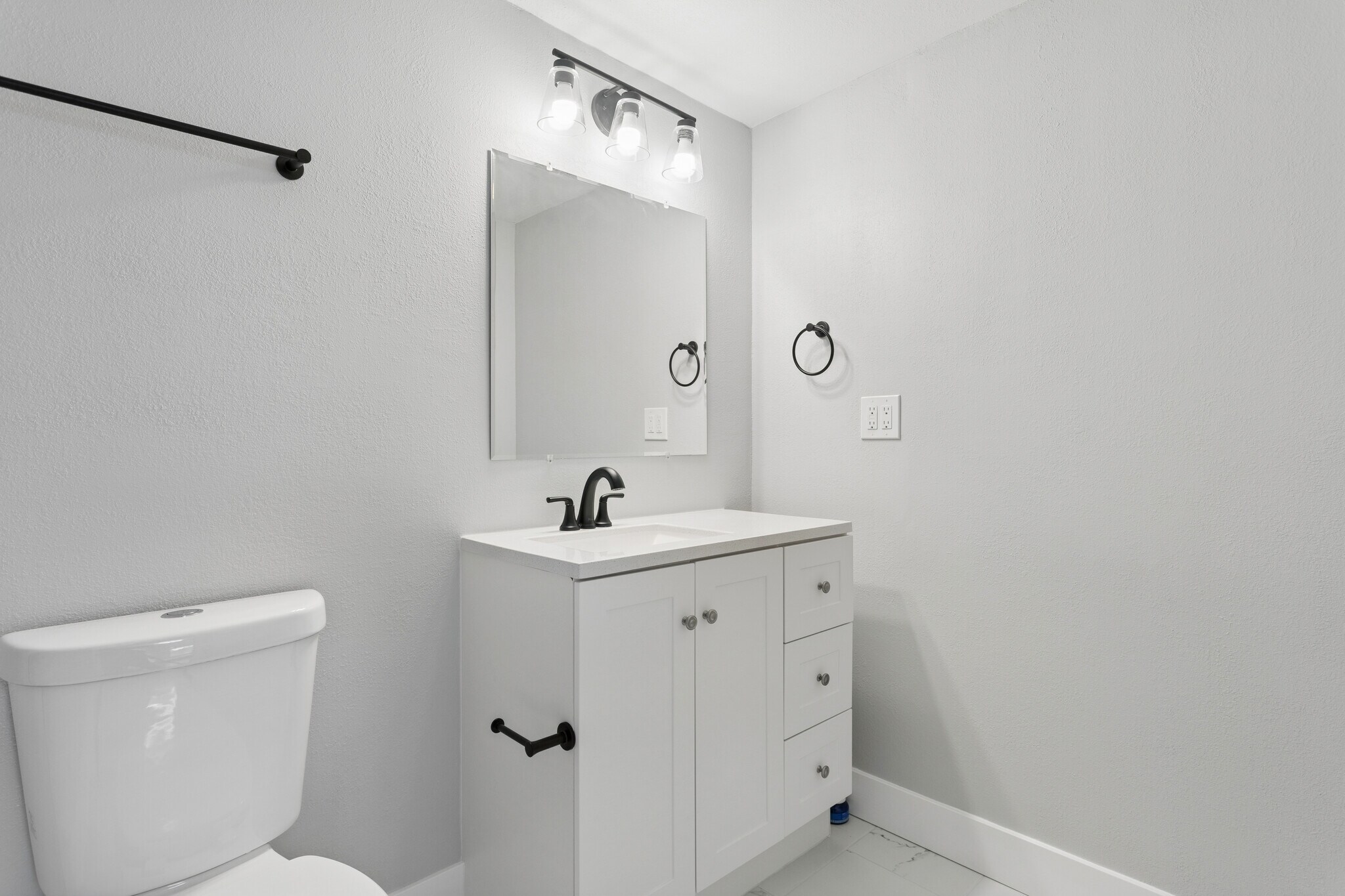 Building Photo - 4519 Venetian Blvd NE