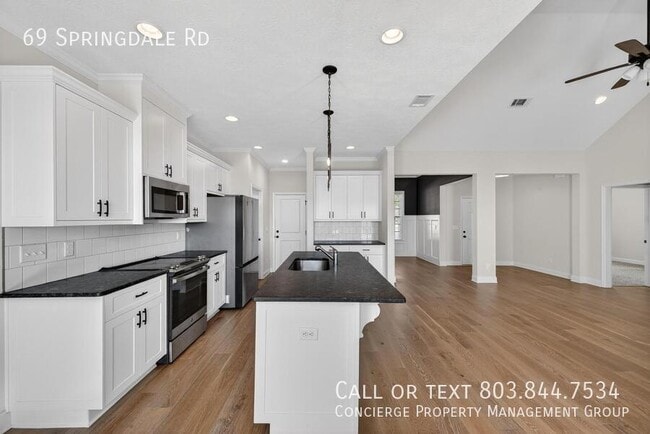 Building Photo - 69 Springdale Rd