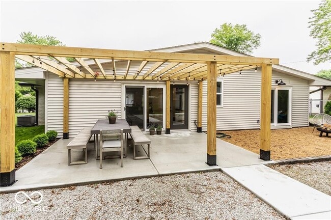 Building Photo - 649 Emerson Rd