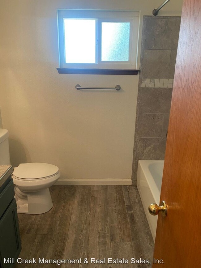 Building Photo - 3 br, 2 bath House - 1035 S. Regina
