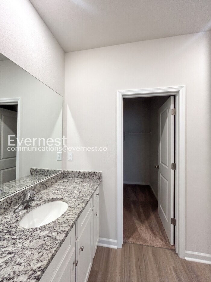 Building Photo - 221 Aniston Ln