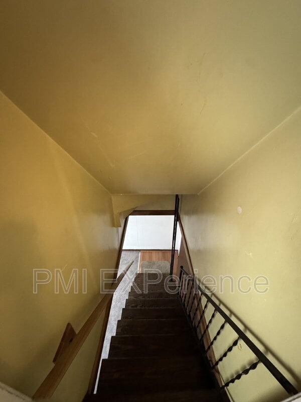 Building Photo - 2204 Ramblewood Dr