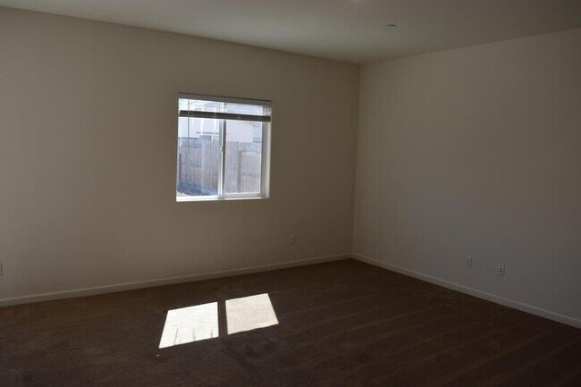 Building Photo - 4238 Freemark Ave