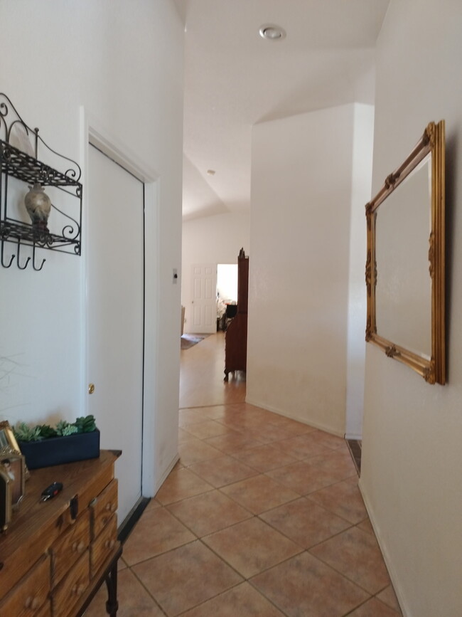 Building Photo - 774 S Saguaro Ridge Pl