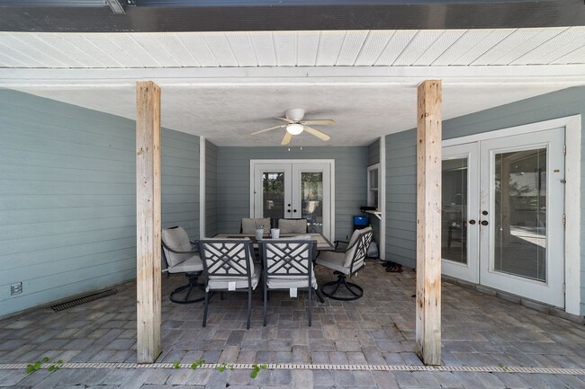Building Photo - Shadow Woods Pool Home