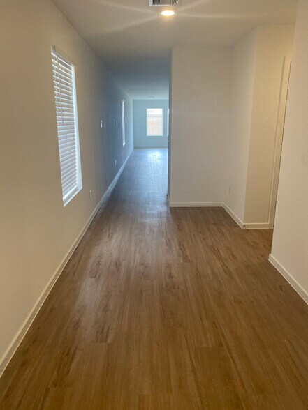 Building Photo - 3017 Pensacola Dr