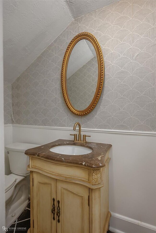 Building Photo - GORGEOUS 4/2.5 BROADMOOR HOME-ACROSS FROM DUCK POND PARK & LIBRARY