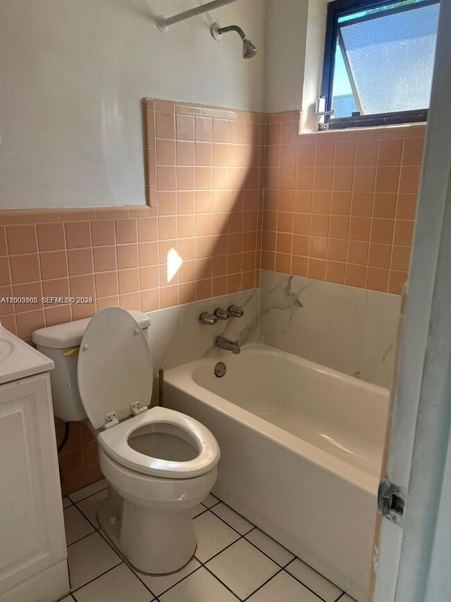 Building Photo - 12605 NE 13th Ave