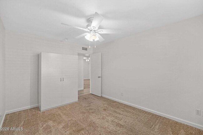 Building Photo - 2137 E Apollo Ave