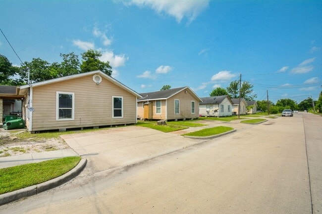 Building Photo - 6014 Collingsworth St