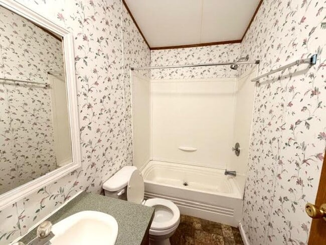 Building Photo - 136 Burkhart Ln