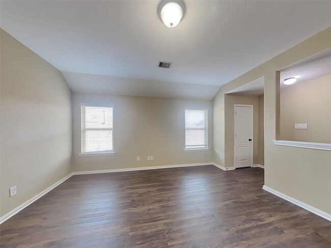 Building Photo - 6815 Hunters Way Ln