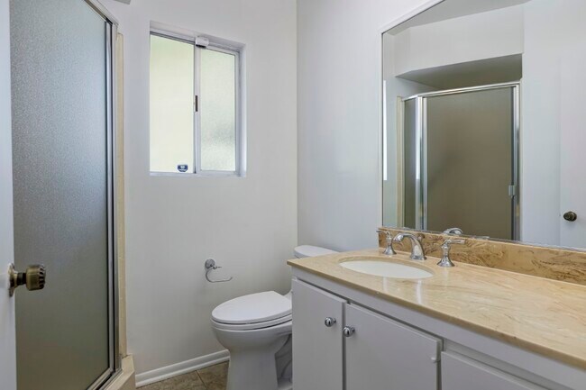 Building Photo - 18041 Blue Sail Dr
