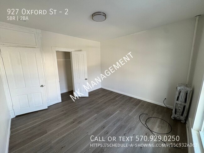 Building Photo - 927 Oxford St