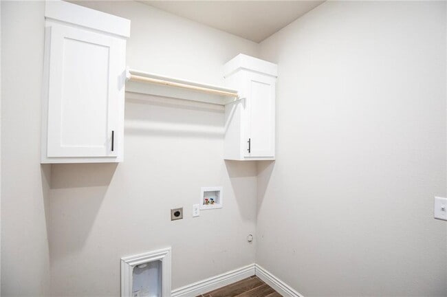 Building Photo - 337 Ryder St