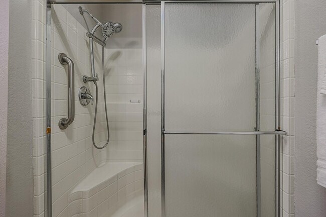 Building Photo - 14950 W Mountain View Blvd