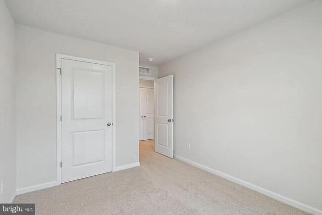 Building Photo - 111 Nootka Wy