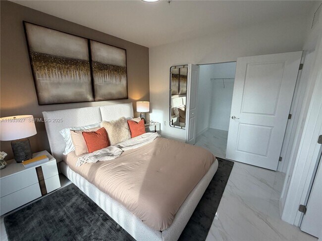 Building Photo - 2308 E 4th Ave