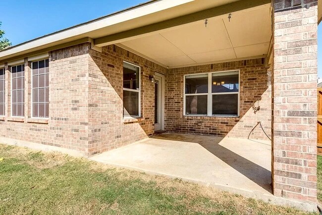 Building Photo - 4844 Grinstein Dr