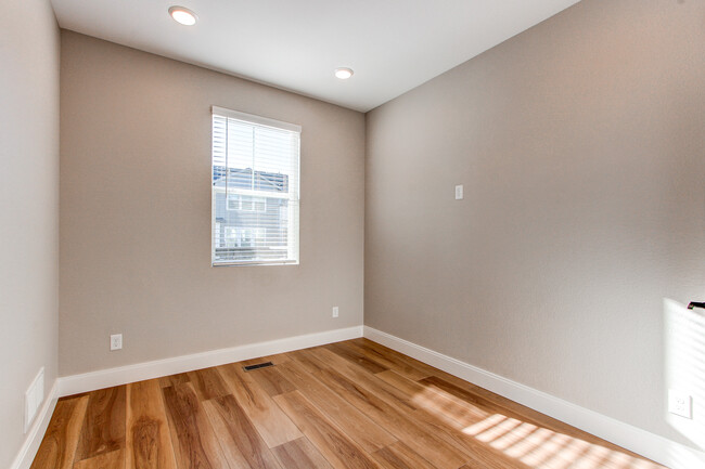 Main floor office / fourth bedroom - 2656 W 68th Pl