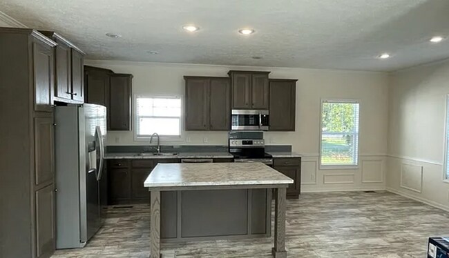 Building Photo - 379 Blanche Cir