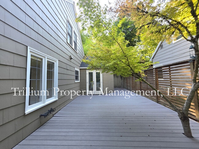 Building Photo - 2665 SW Brae Mar Ct