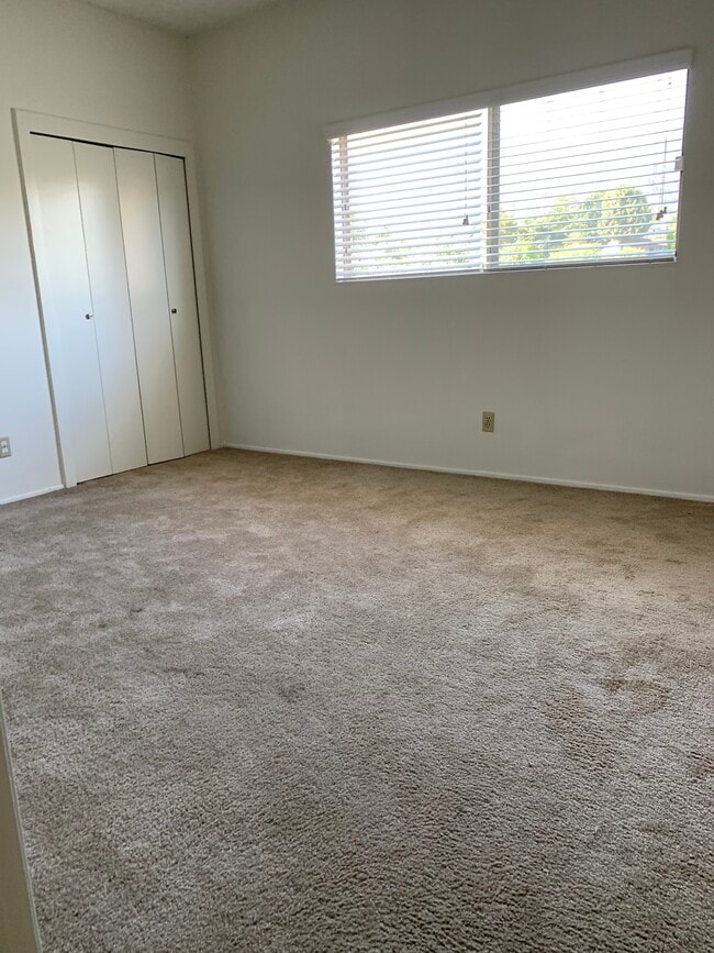 Building Photo - Park Crest Apartments