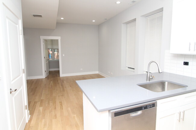 Building Photo - 1411 W Taylor St